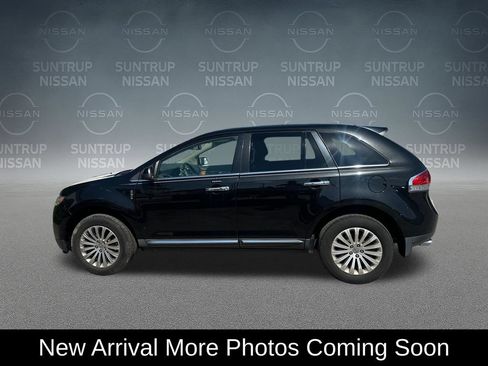 Used 2013 Lincoln MKX FWD w/ Wood Pkg image 2
