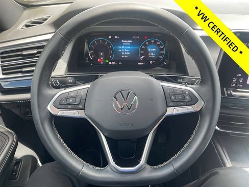 Certified 2024 Volkswagen Atlas Cross Sport SE w/ Panoramic Sunroof Package AWD/4WD image 31