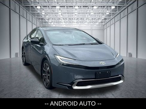 Used 2023 Toyota Prius Prime FWD image 4