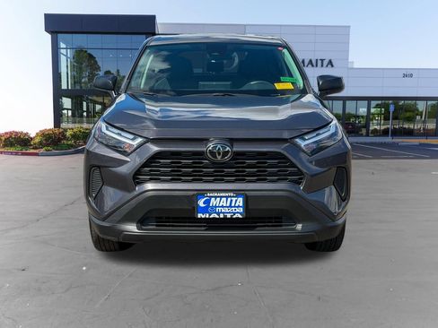 Used 2025 Toyota RAV4 LE AWD/4WD image 8