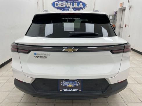 New 2026 Chevrolet Equinox EV LT image 18