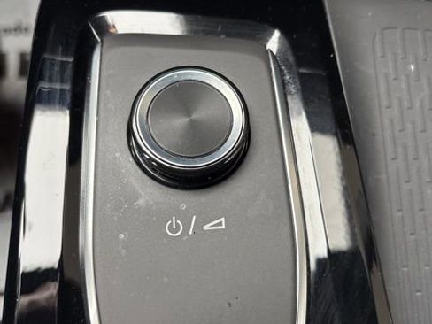 Used 2025 Buick Enclave Preferred image 15