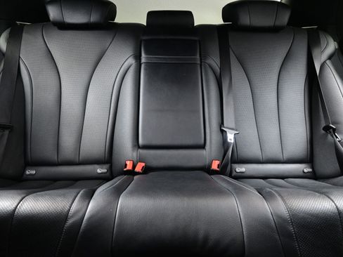 Used 2014 Mercedes-Benz S 550 Sedan image 16