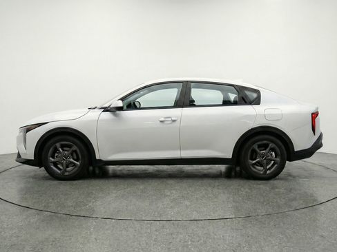 Used 2025 Kia K4 FWD image 5