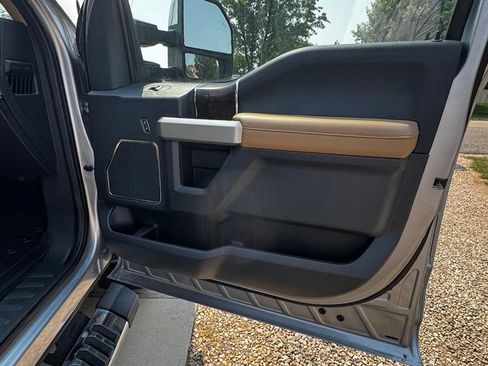 Used 2022 Ford F250 Lariat w/ Lariat Ultimate Package AWD/4WD image 17