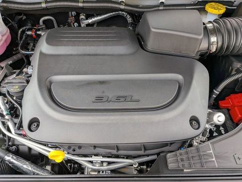 New 2026 Chrysler Pacifica Select image 30