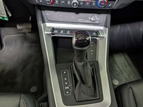 Used 2025 Audi Q3 2.0T Premium image 23