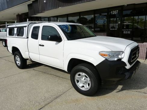 Used 2022 Toyota Tacoma SR RWD image 6