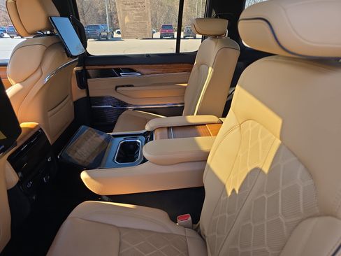 Used 2022 Jeep Grand Wagoneer Series III w/ Rear Seat Video Group 1 image 13