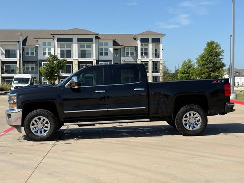 Used 2019 Chevrolet Silverado 2500 LTZ w/ Duramax Plus Package AWD/4WD image 4