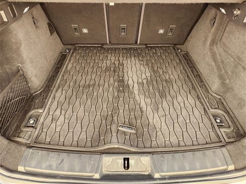 Used 2018 Jaguar F-PACE Prestige image 31