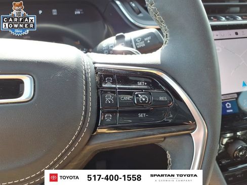 Used 2023 Jeep Grand Cherokee L Overland w/ Luxury Tech Group IV AWD/4WD image 19