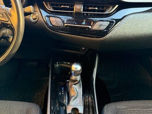 Used 2019 Toyota C-HR Limited image 10
