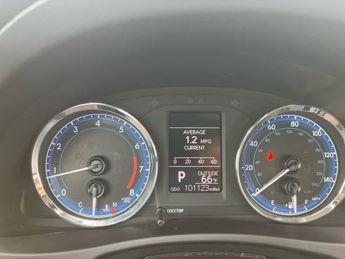 Used 2019 Toyota Corolla LE image 14