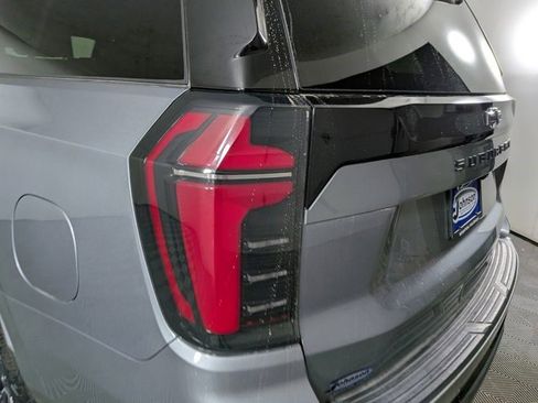 Certified 2025 Chevrolet Suburban Z71 AWD/4WD image 13