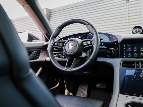 Certified 2021 Porsche Taycan 4S image 25