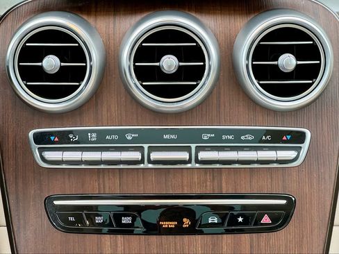 Certified 2022 Mercedes-Benz GLC 300 4MATIC image 25