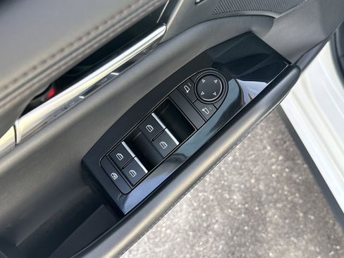 Used 2025 MAZDA MAZDA3 s image 21