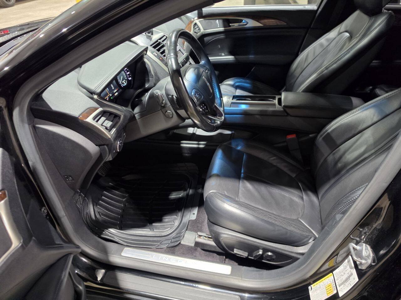 Used 2017 Lincoln MKZ Reserve w/ Climate Package FWD image 25