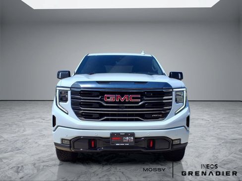 Used 2022 GMC Sierra 1500 AT4 w/ AT4 Premium Package AWD/4WD image 3