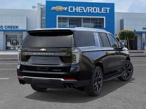 New 2025 Chevrolet Suburban Premier image 4