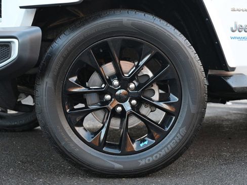 Used 2022 Jeep Wrangler Unlimited Sahara w/ Cold Weather Group image 12