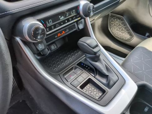 Certified 2025 Toyota RAV4 XLE FWD image 19