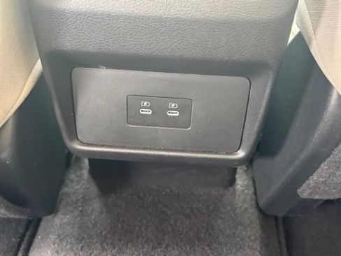 Used 2025 Nissan Rogue SV AWD/4WD image 24