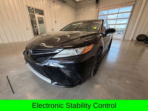 Used 2019 Toyota Camry XSE image 9