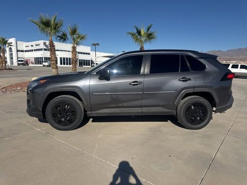 Used 2020 Toyota RAV4 LE image 2