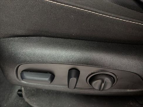 Certified 2023 GMC Acadia SLE w/ Driver Convenience Package image 13