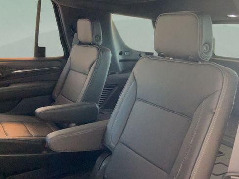 Used 2024 GMC Yukon Denali w/ Advanced Technology Package AWD/4WD image 33