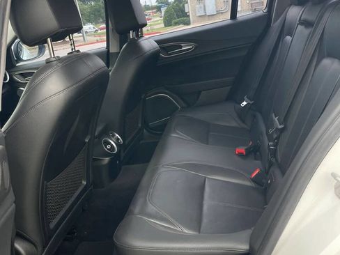 Used 2019 Alfa Romeo Giulia Ti AWD/4WD image 9