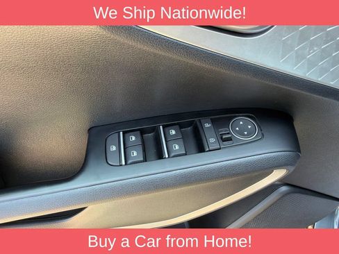 Used 2025 Kia Soul LX w/ LX Technology Package FWD image 10