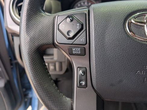 Used 2019 Toyota Tacoma TRD Off-Road AWD/4WD image 23