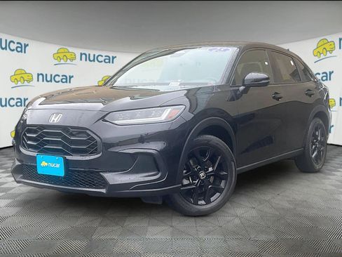 Used 2025 Honda HR-V Sport image 3