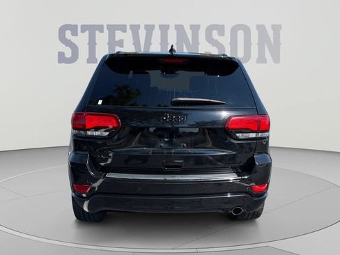 Used 2017 Jeep Grand Cherokee Altitude AWD/4WD image 4