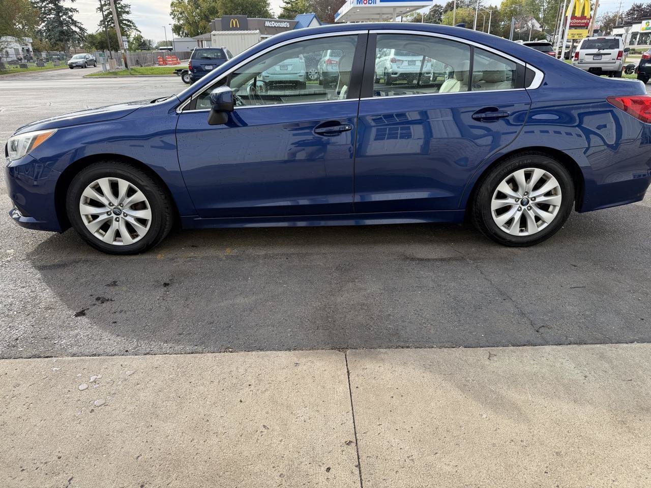 Used 2016 Subaru Legacy 2.5i Premium AWD/4WD image 6