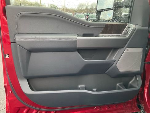 New 2026 Ford F250 Lariat w/ Chrome Package image 17