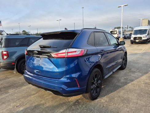 Certified 2022 Ford Edge SE w/ Black Appearance Package image 3