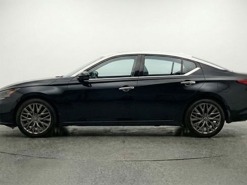 Used 2025 Nissan Altima 2.5 SV FWD image 5