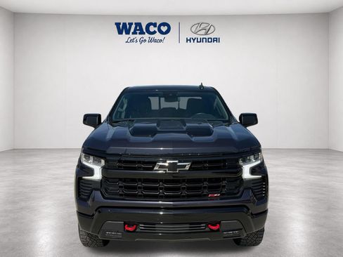 Used 2024 Chevrolet Silverado 1500 LT Trail Boss w/ Convenience Package II AWD/4WD image 2