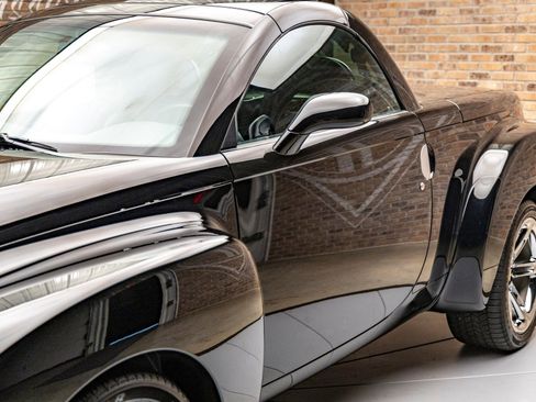 Used 2005 Chevrolet SSR w/ Preferred Equipment Group image 24