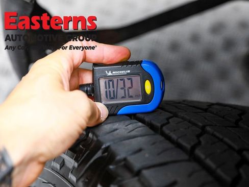 Used 2021 Chevrolet Express 2500 w/ Driver Convenience Package image 42