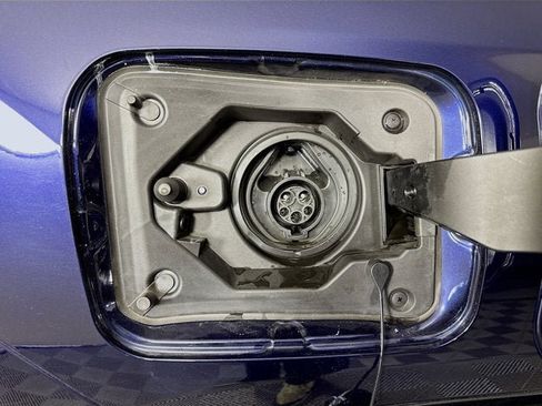 Used 2021 Toyota RAV4 XSE w/ Premium Package image 34