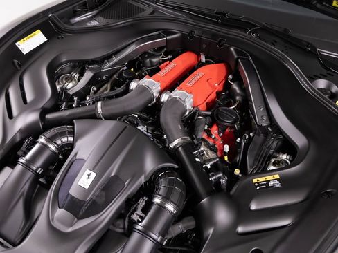 Used 2025 Ferrari Roma Spider RWD image 19