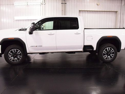 Used 2021 GMC Sierra 2500 AT4 image 4