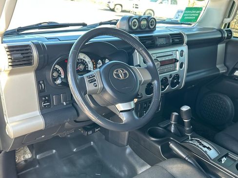 Used 2007 Toyota FJ Cruiser 4WD image 7