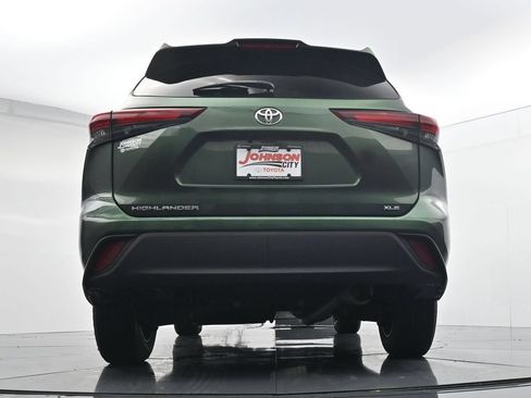 Used 2024 Toyota Highlander XLE FWD image 38