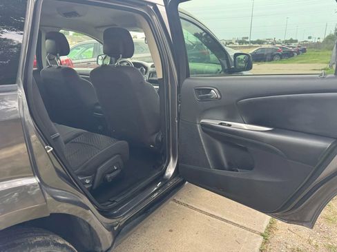 Used 2018 Dodge Journey SE w/ Popular Equipment Group FWD image 21
